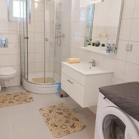 Kate Apartment